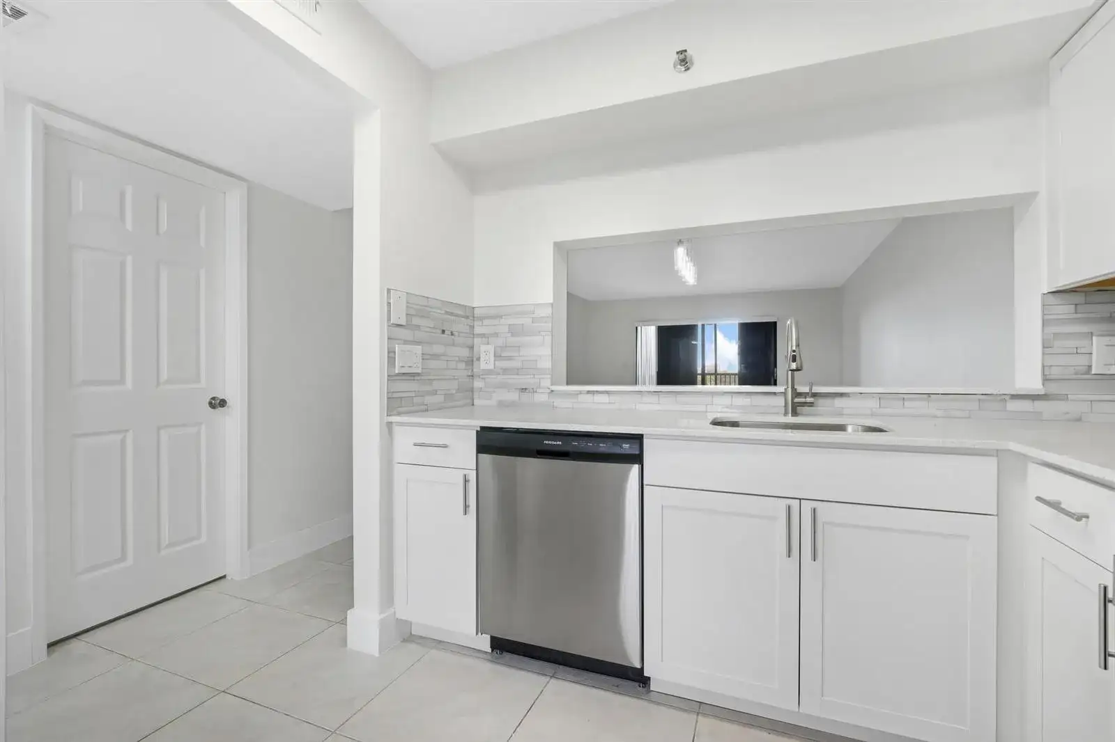 2200 S Cypress Bend Drive # 805, Pompano Beach FL 33069 photo 5