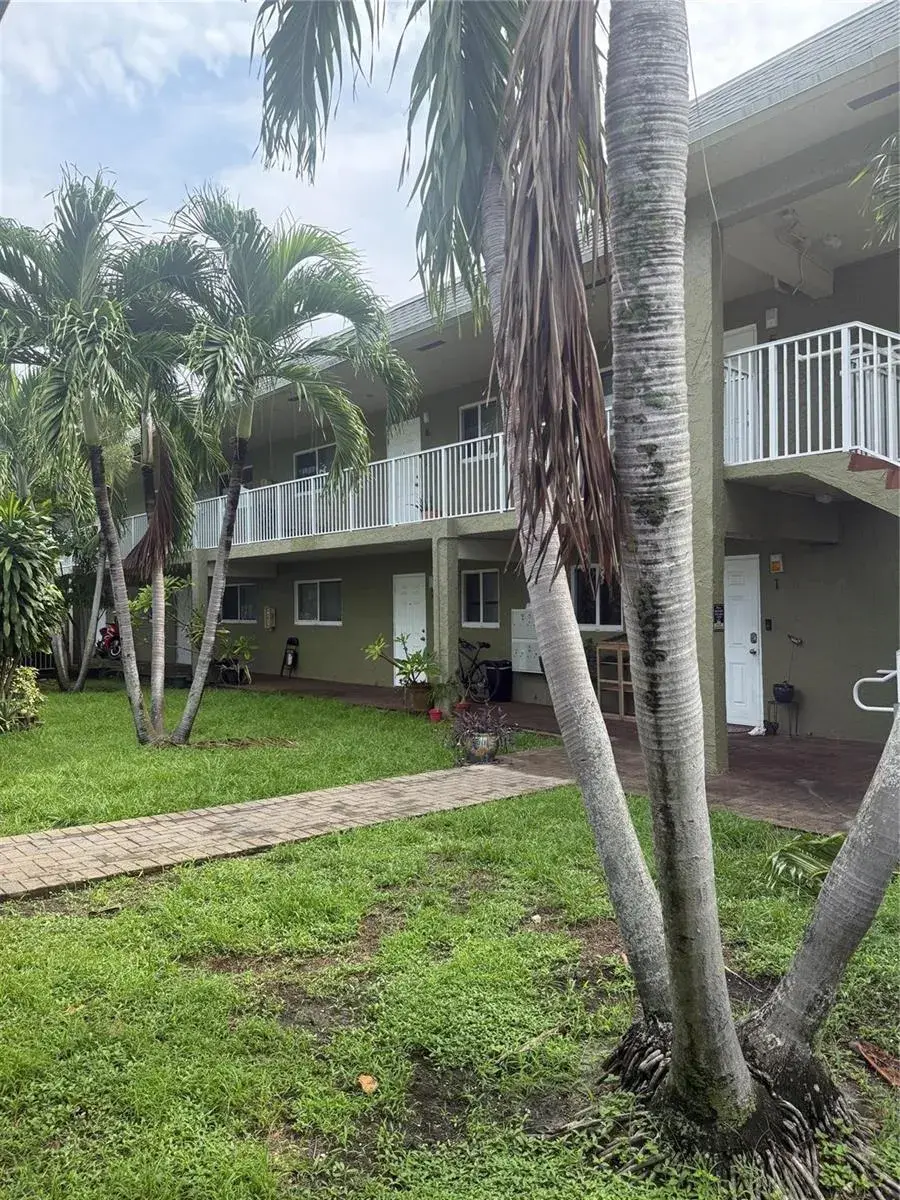 835 NE 18th Court, Fort Lauderdale FL 33305