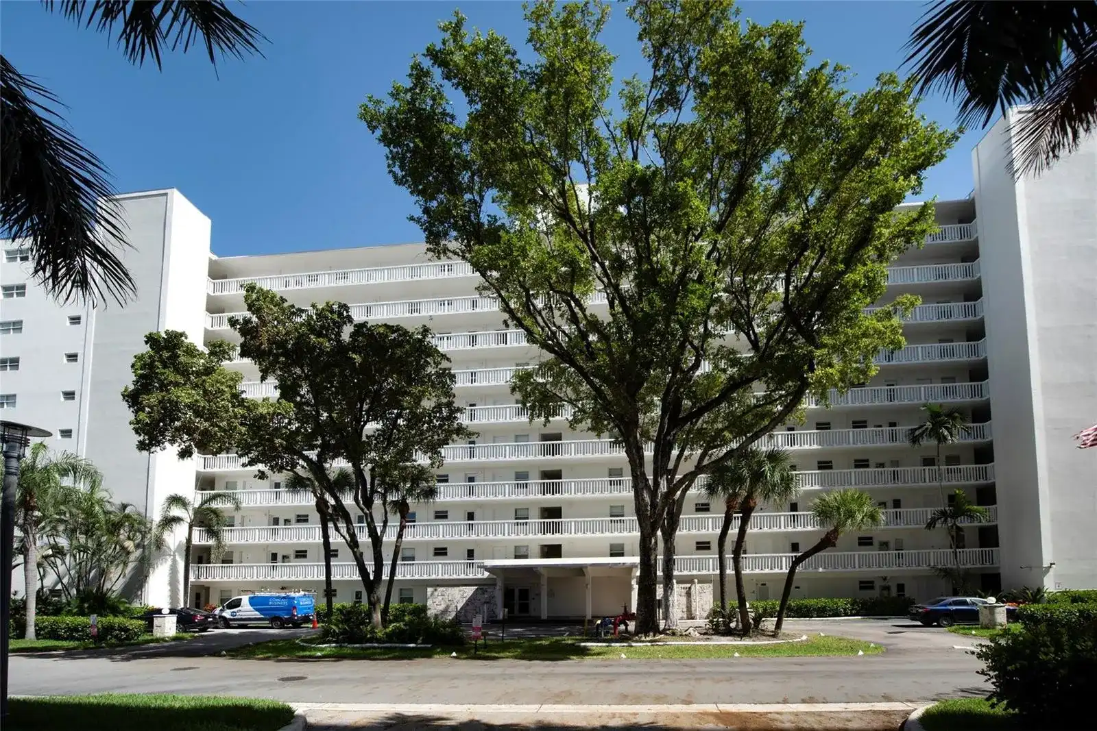 2555 NE 11th Street # 902, Fort Lauderdale FL 33304