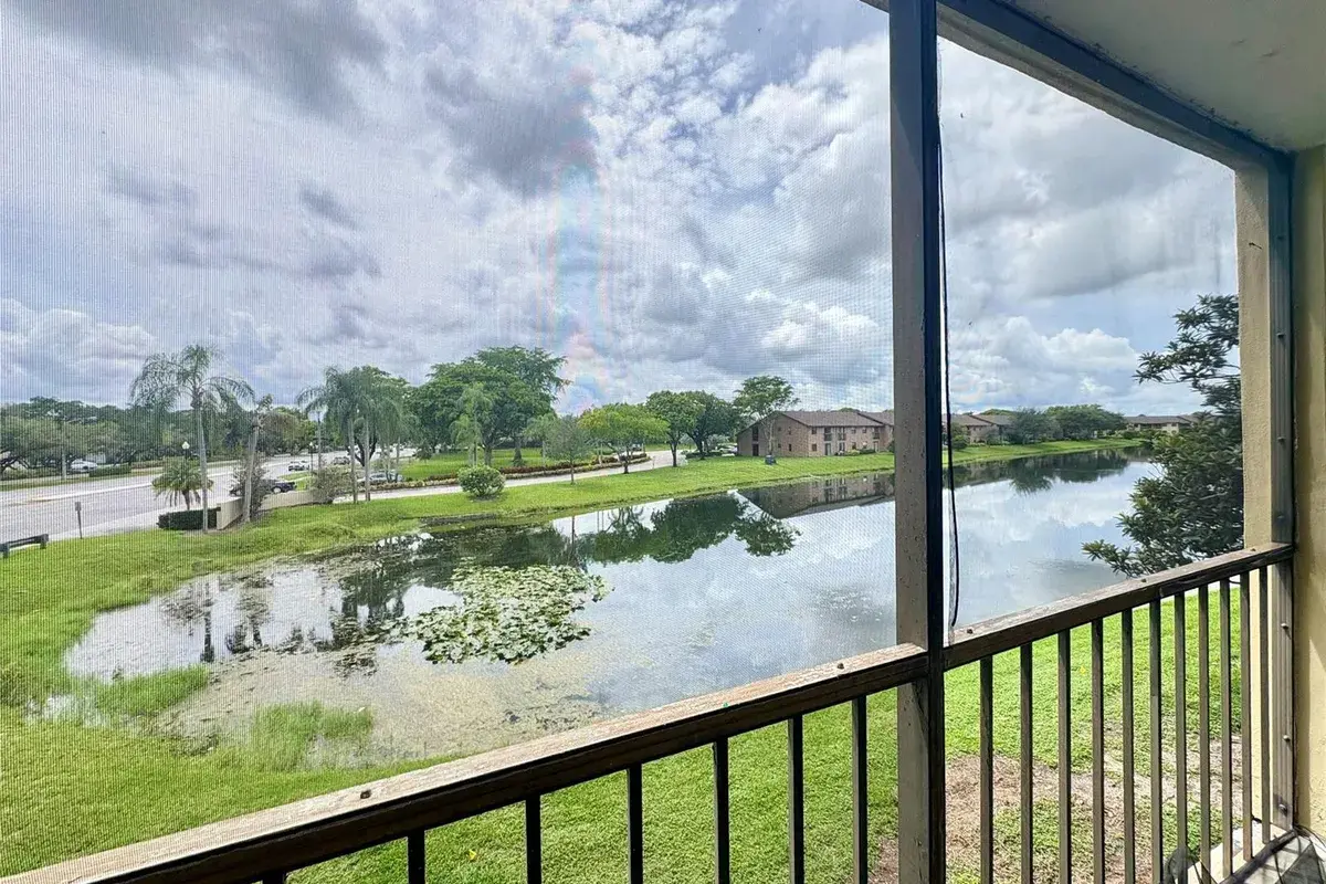 3905 N Nob Hill Road # 201, Sunrise FL 33351