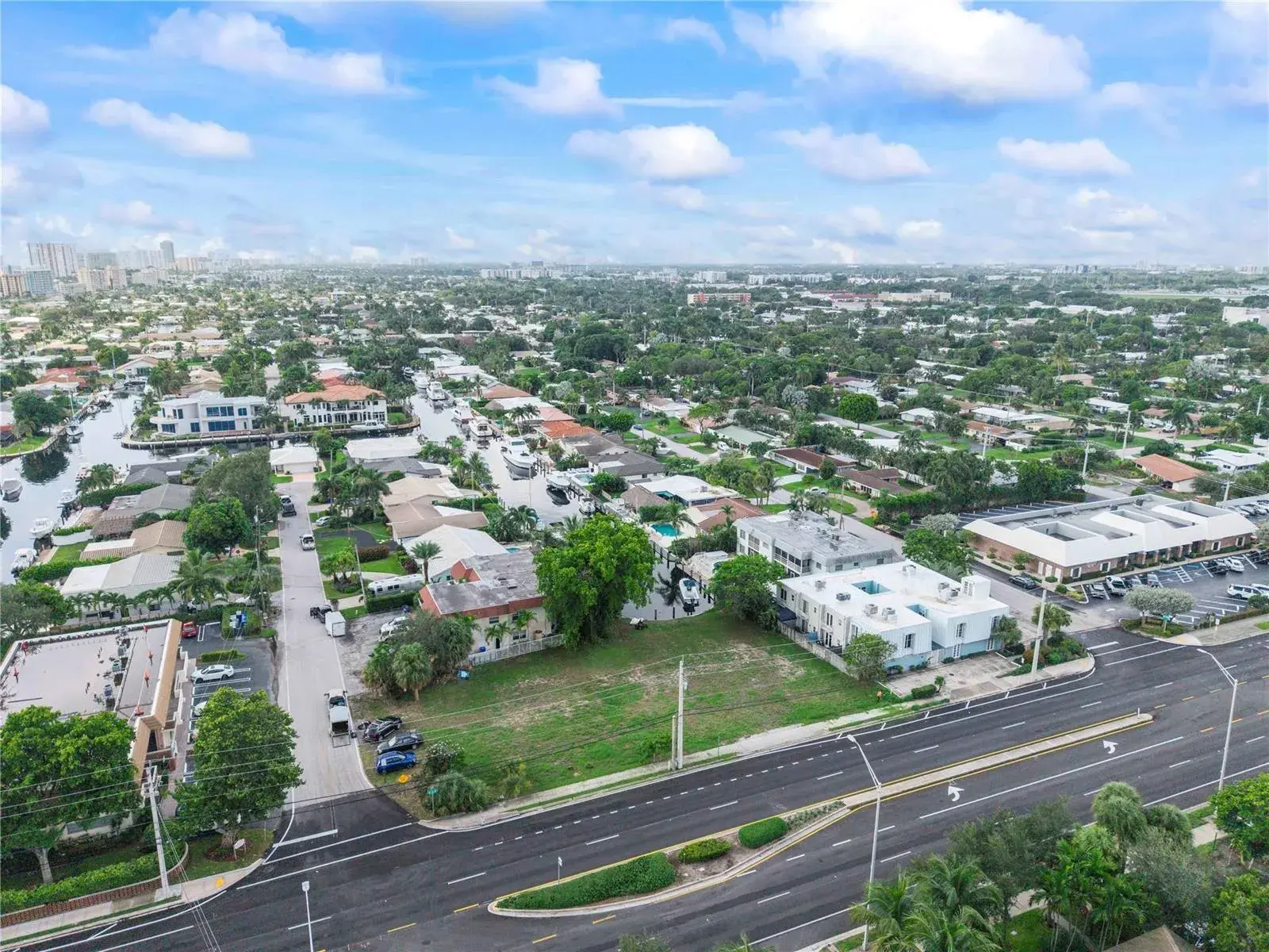 2716 NE 14th Street Causeway, Pompano Beach FL 33062