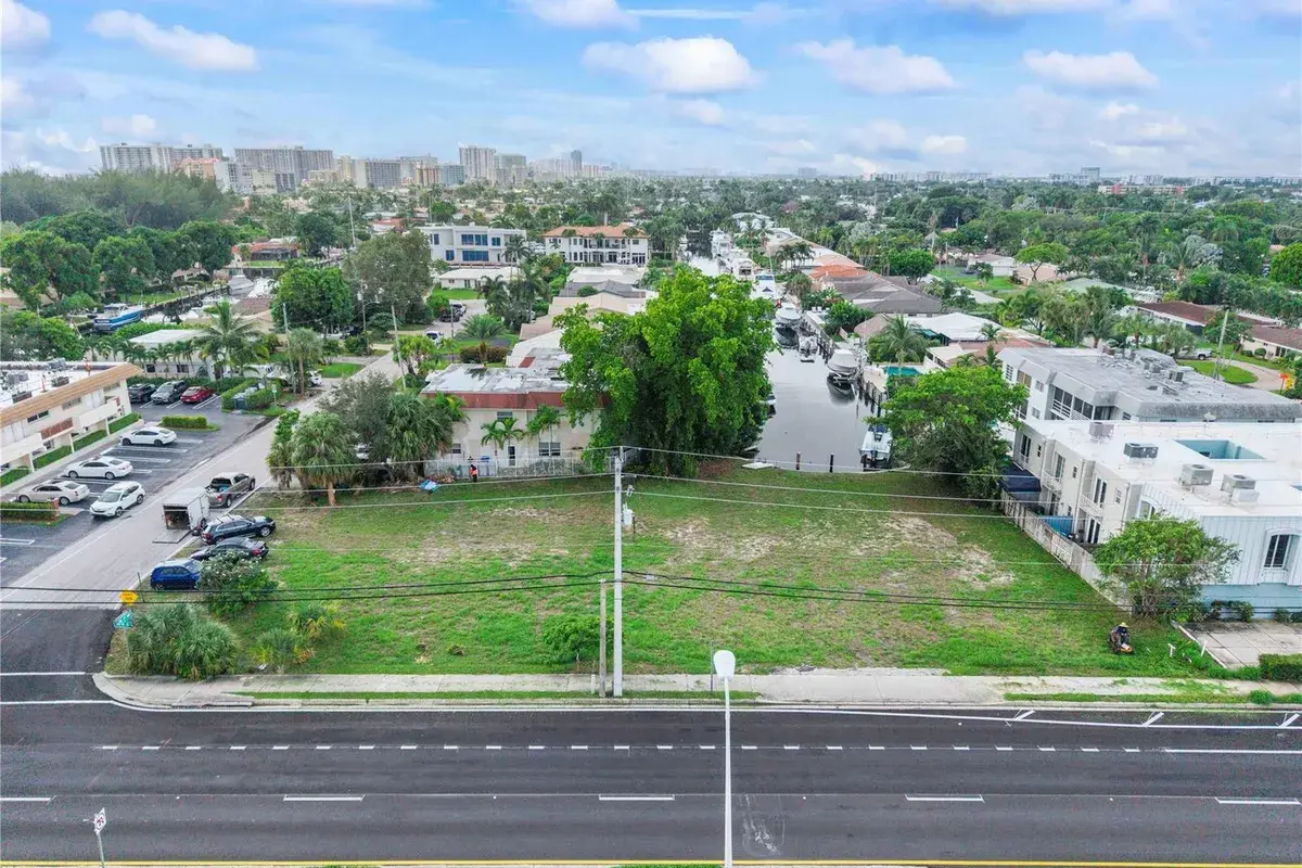 2716 NE 14th Street Causeway, Pompano Beach FL 33062