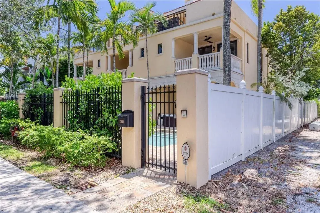 1206 NE 1st Street # 1206, Fort Lauderdale FL 33301