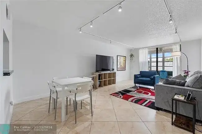 2800 Somerset Drive # J, Lauderdale Lakes FL 33311 photo 4