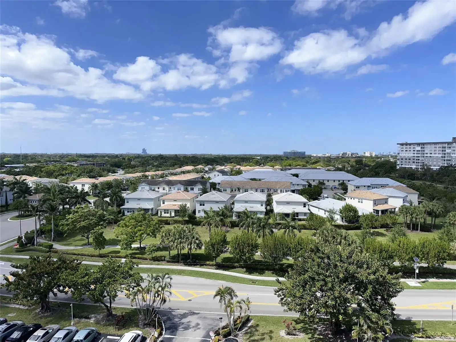 4330 Hillcrest Drive # 904, Hollywood FL 33021