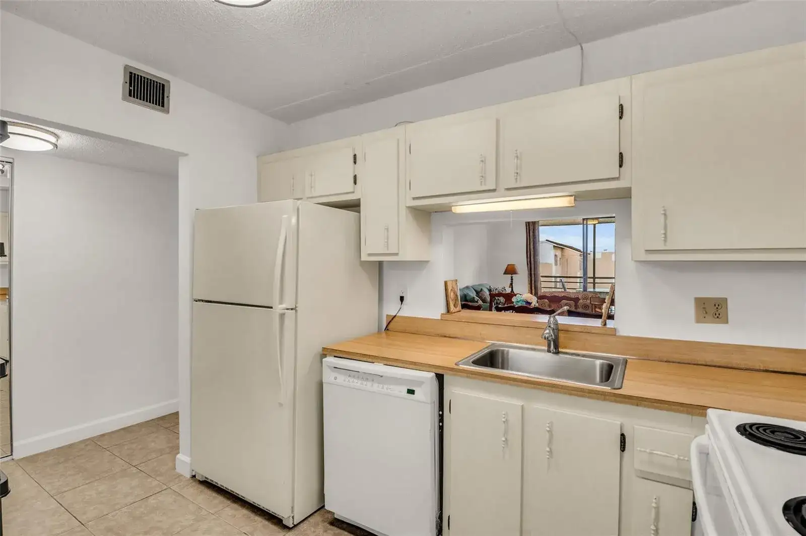 2840 Somerset Drive # 403, Lauderdale Lakes FL 33311 photo 4