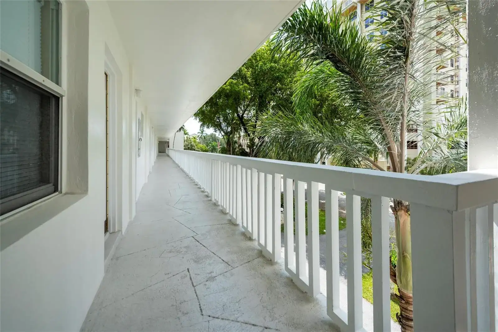 2555 NE 11th Street # 302, Fort Lauderdale FL 33304 photo 3