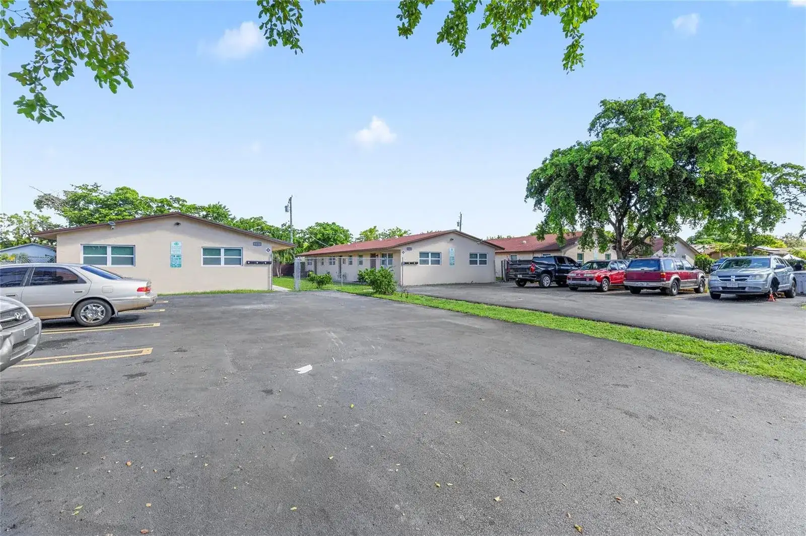 237 NW 12th Court, Pompano Beach FL 33060 photo 2