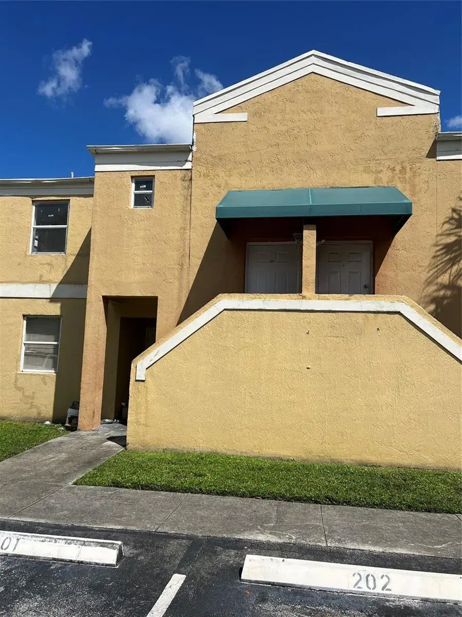 2457 NW 56th Avenue # 201, Fort Lauderdale FL 33313