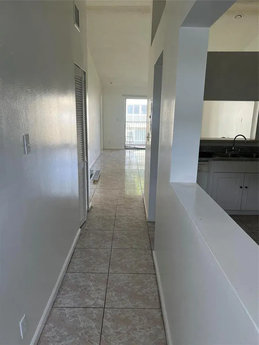 2457 NW 56th Avenue # 201, Fort Lauderdale FL 33313