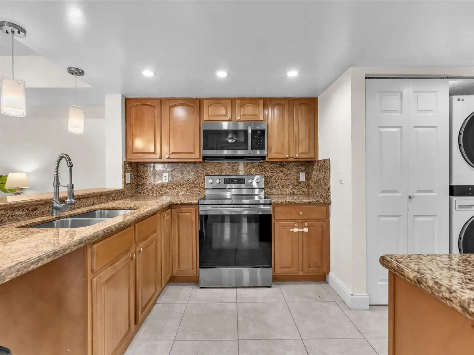 9022 W Atlantic Boulevard # 213, Coral Springs FL 33071