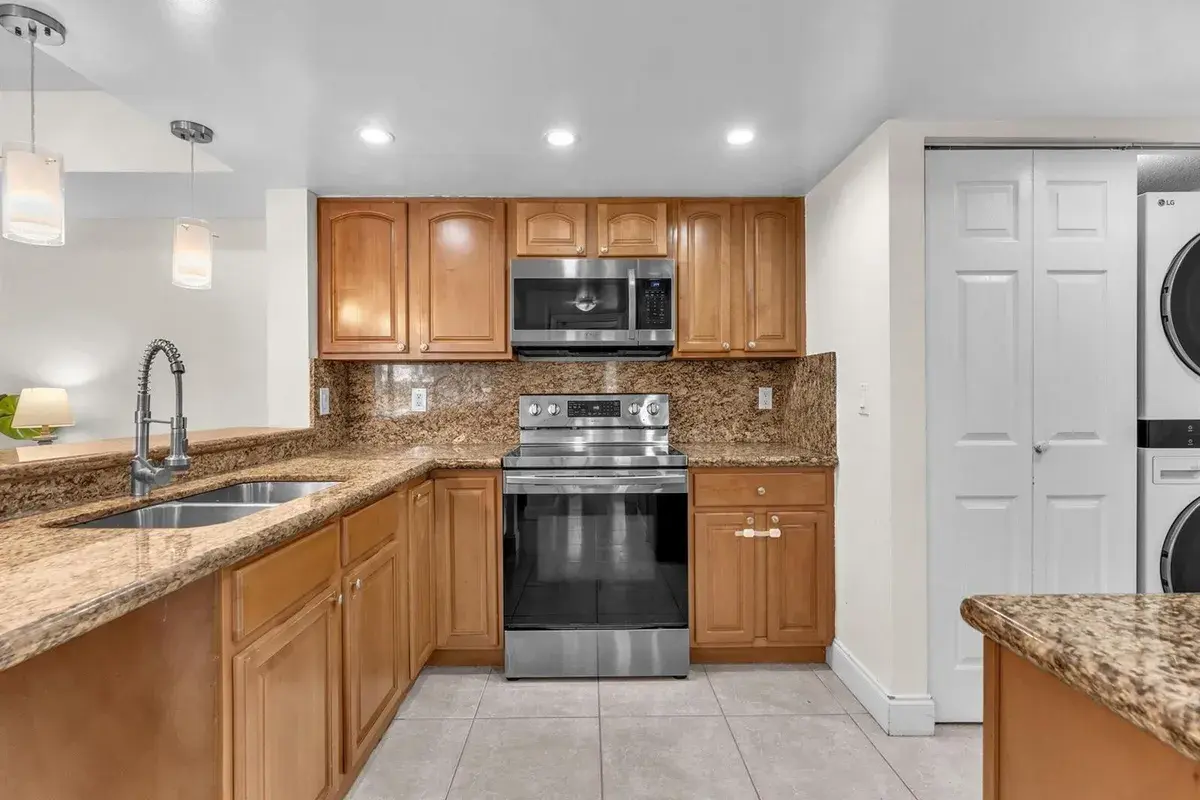 9022 W Atlantic Boulevard # 213, Coral Springs FL 33071