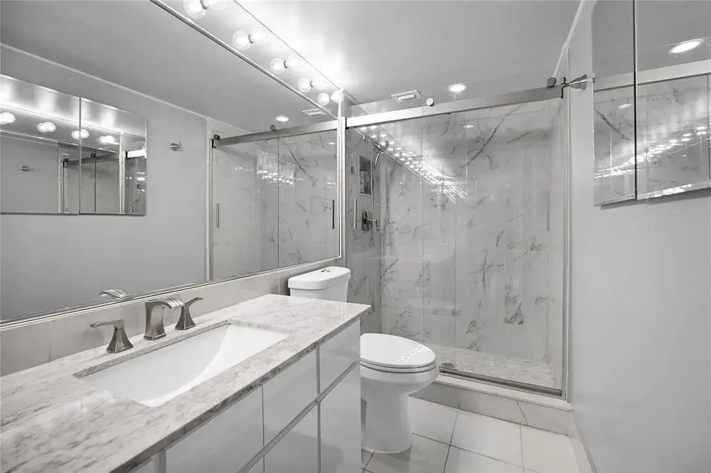 2030 S Ocean Drive # 2027, Hallandale Beach FL 33009