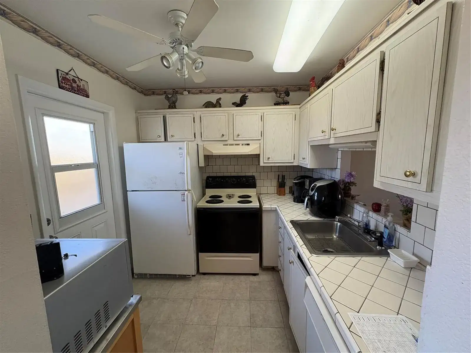 3506 NW 49th Avenue # 604, Lauderdale Lakes FL 33319 photo 5