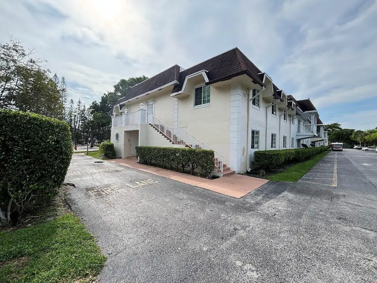 700 SE 2nd Avenue # 409, Deerfield Beach FL 33441