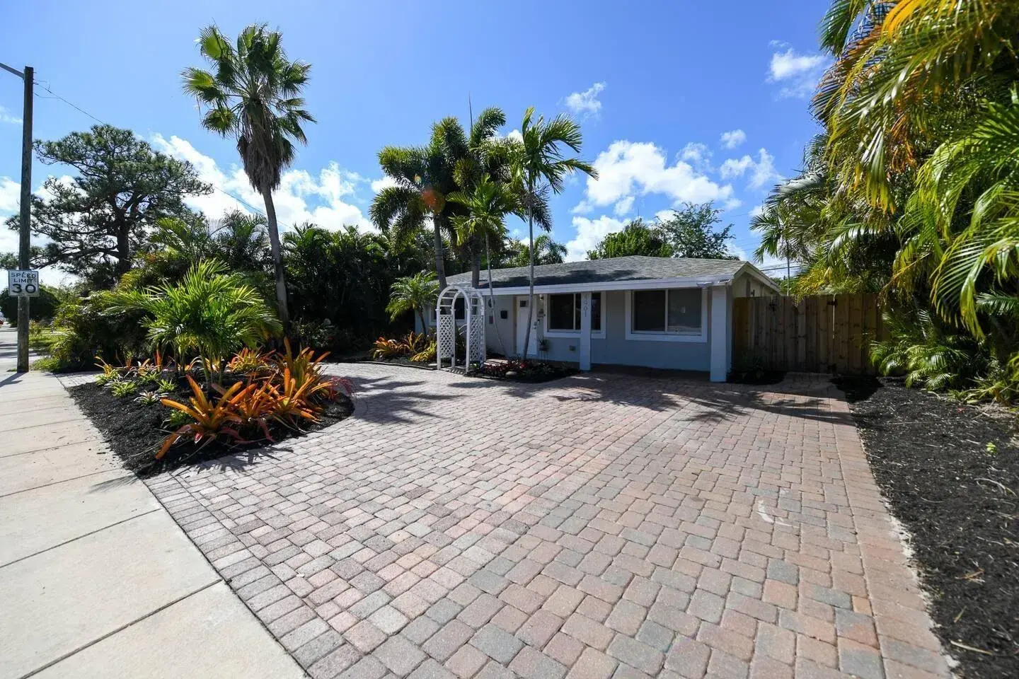 4901 NE 6th Avenue, Fort Lauderdale FL 33334