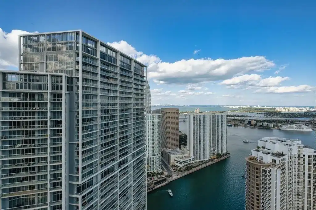 465 Brickell Avenue # 2706, Miami FL 33131