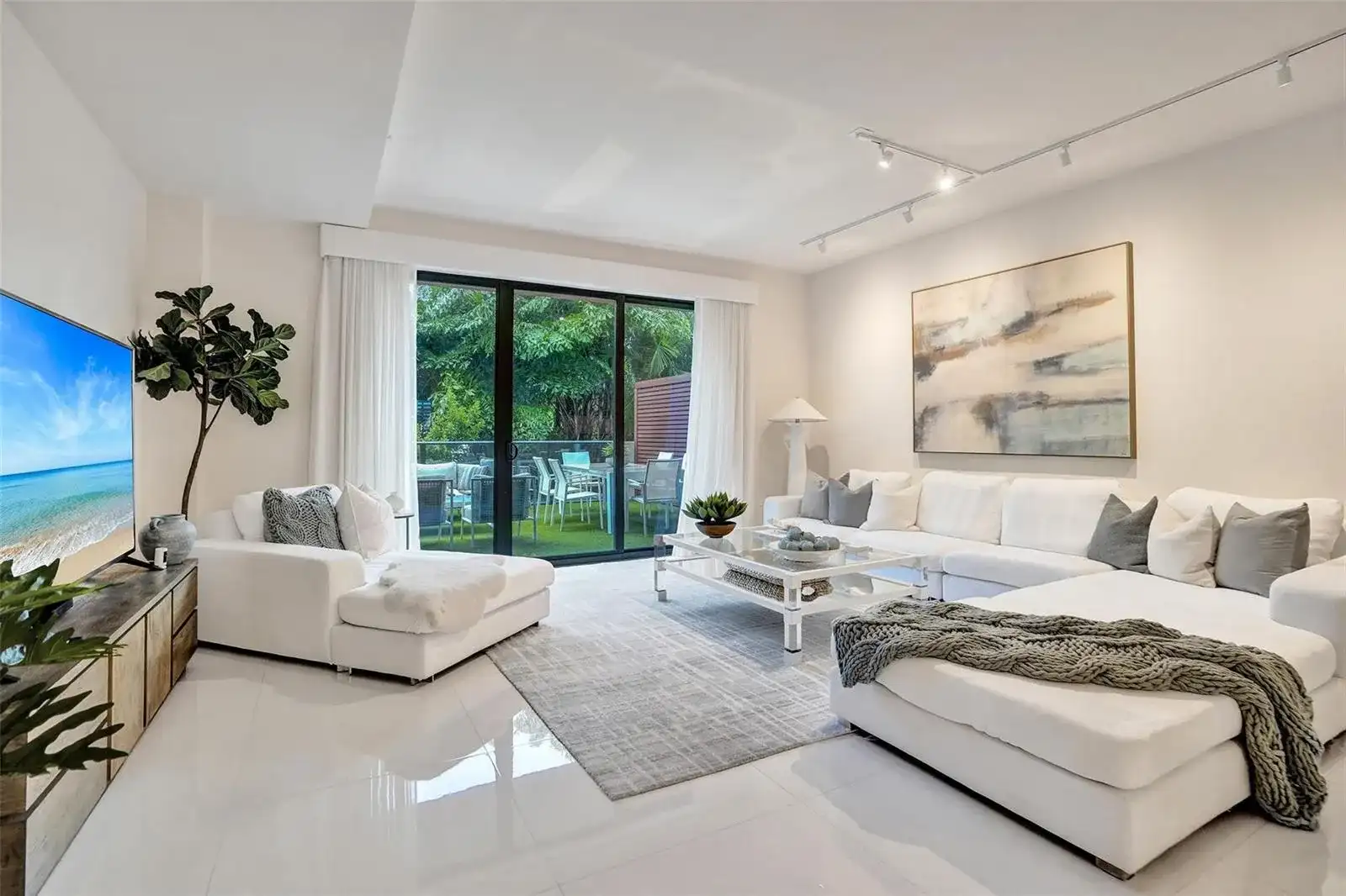 3030 N Ocean Boulevard # S104, Fort Lauderdale FL 33308
