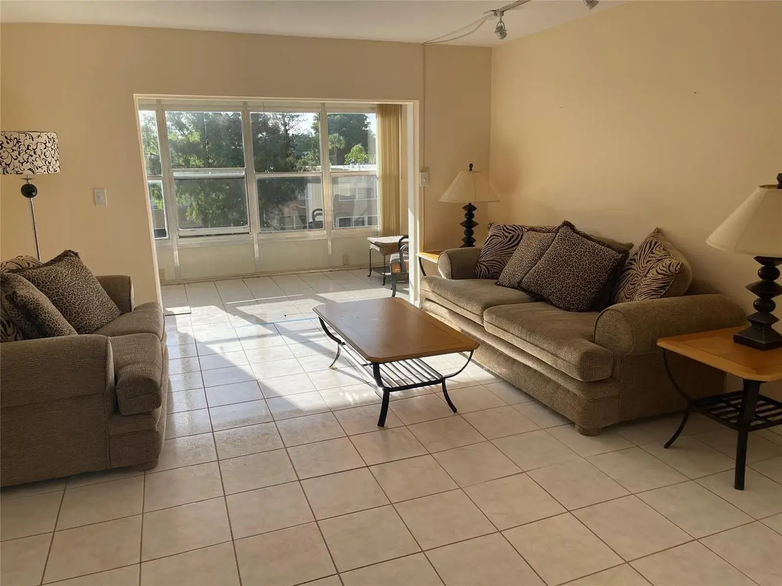 1025 Country Club Drive # 301, Margate FL 33063