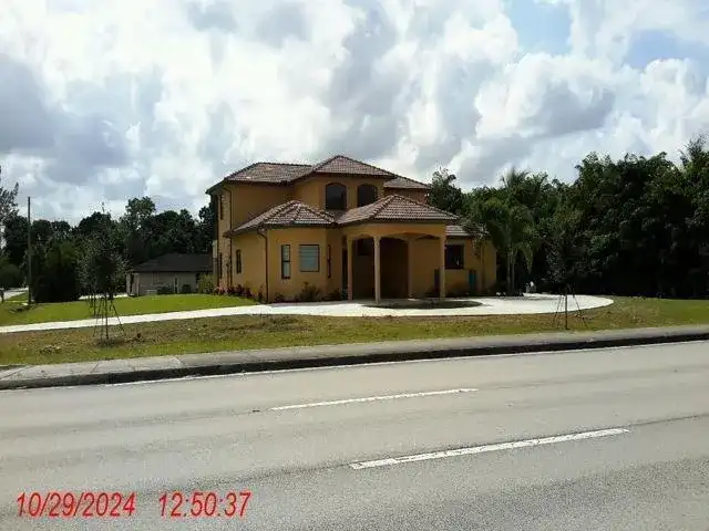 1641 NW 114th Avenue, Plantation FL 33323