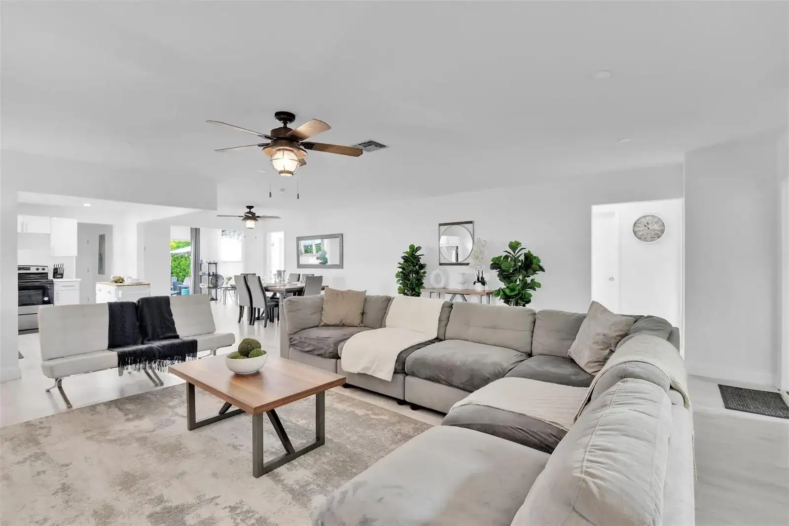 214 SE 6th Street, Dania Beach FL 33004 photo 2