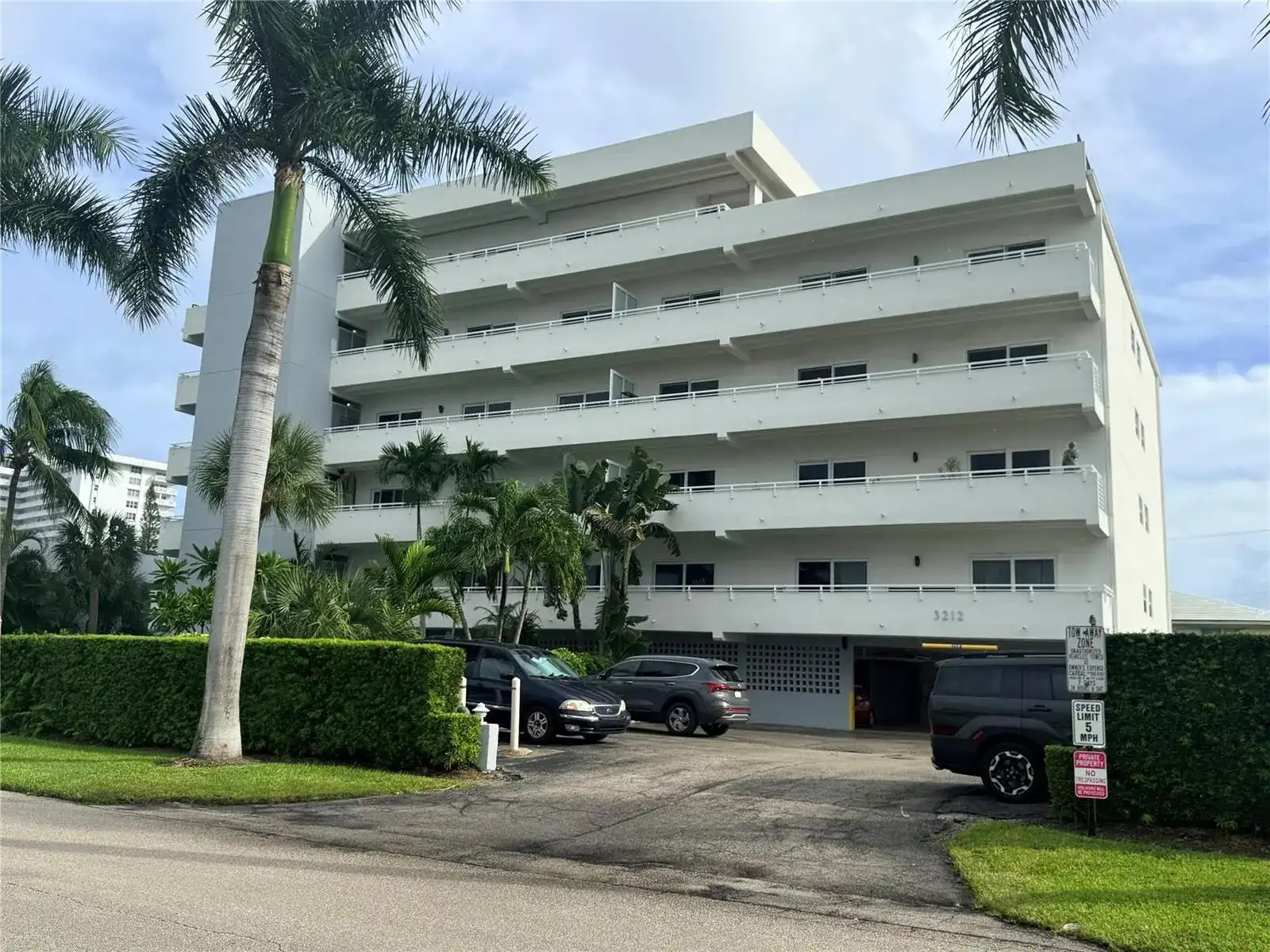 3212 NE 12th Street # 303, Pompano Beach FL 33062