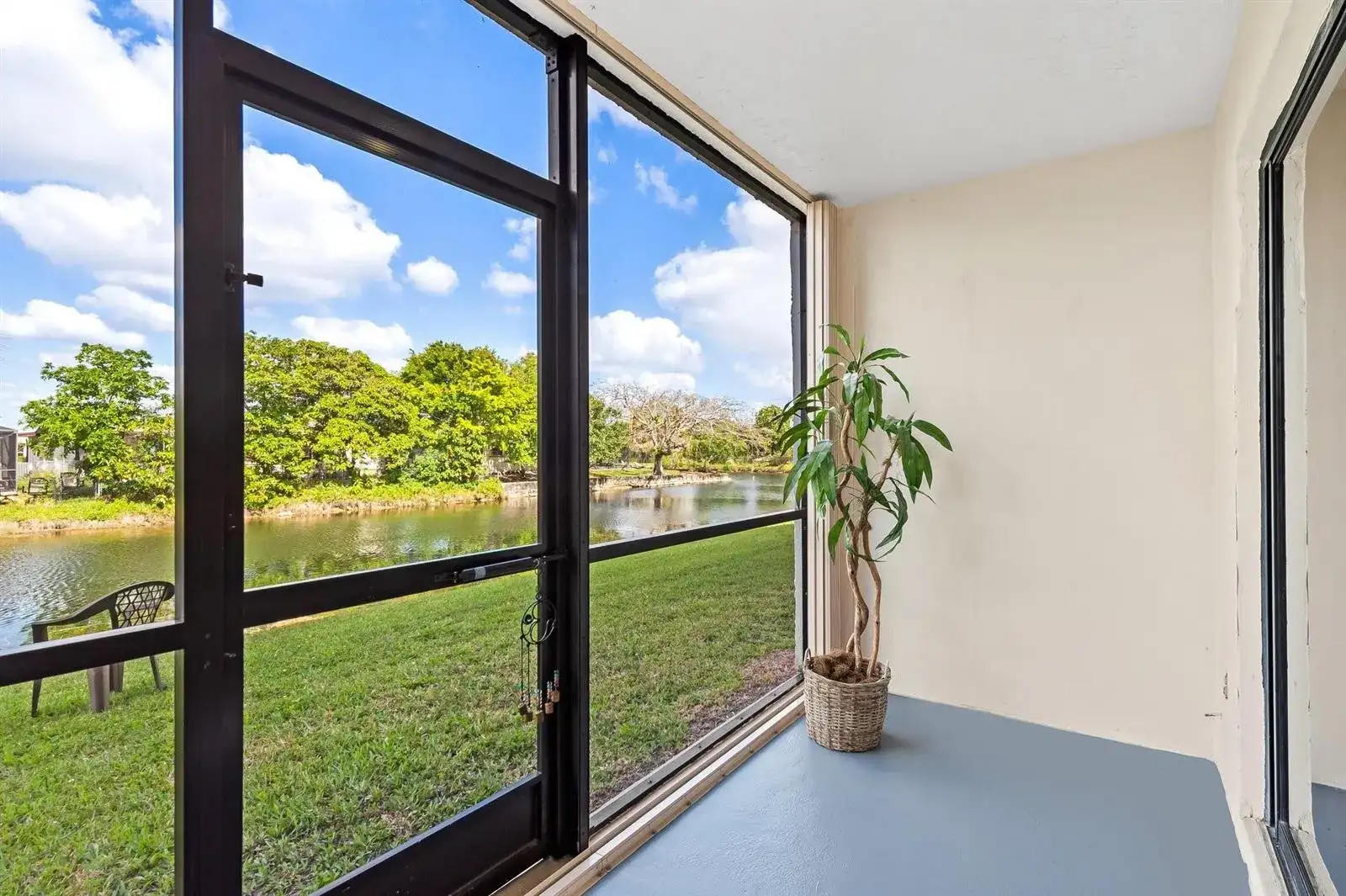 10442 Sunrise Lakes Boulevard # 111, Sunrise FL 33322 photo 4