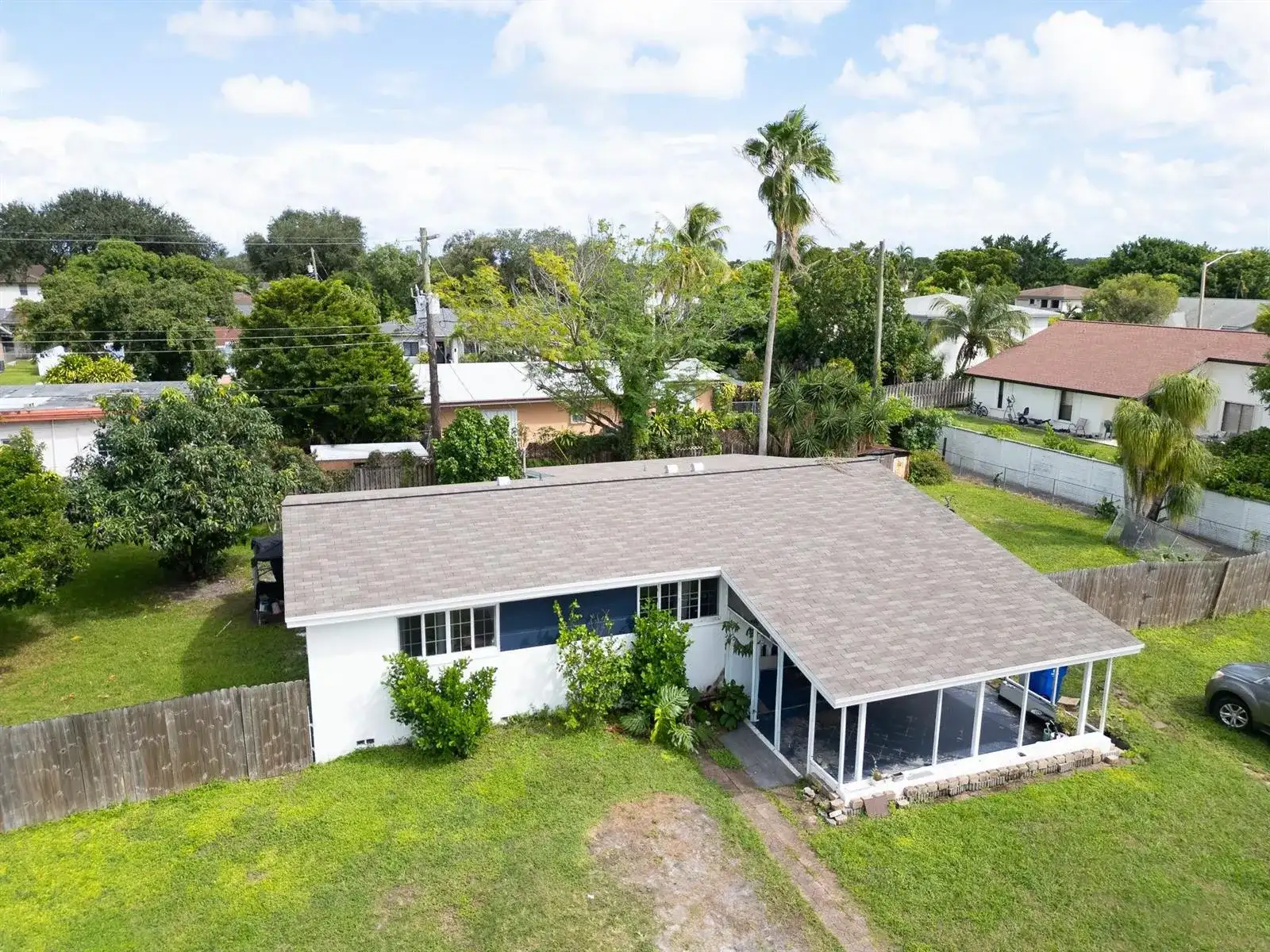2011 SW 97th Terrace, Miramar FL 33025 photo 2