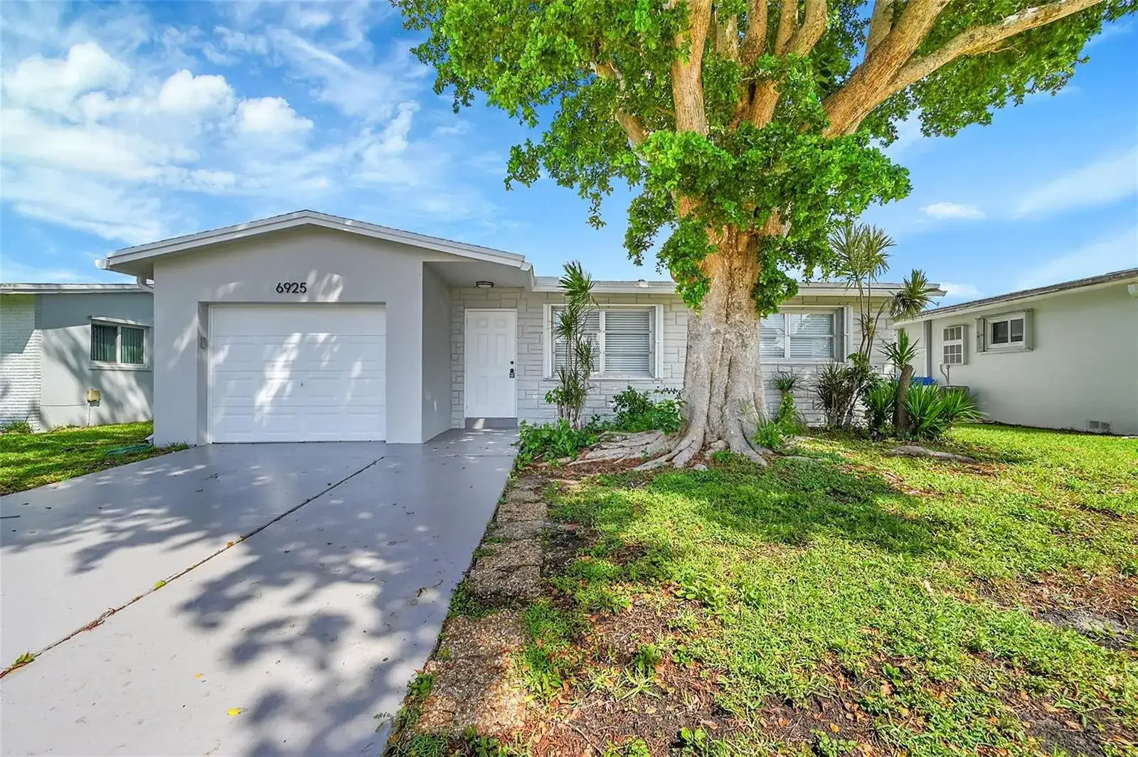6925 NW 11th Street, Margate FL 33063 photo 2