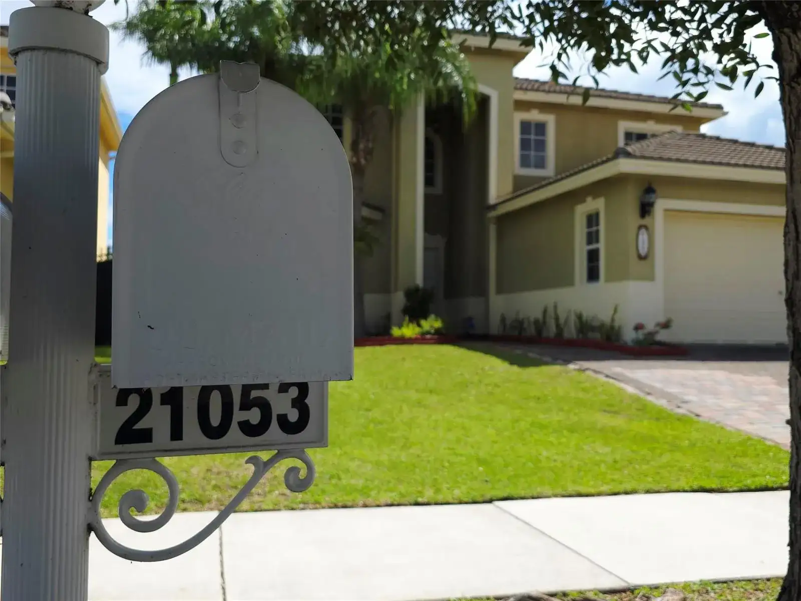 21053 SW 88th Place, Cutler Bay FL 33189 photo 2