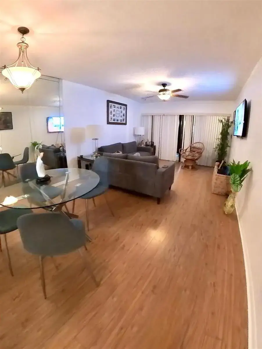 2161 W Woolbright Road # M202, Boynton Beach FL 33426