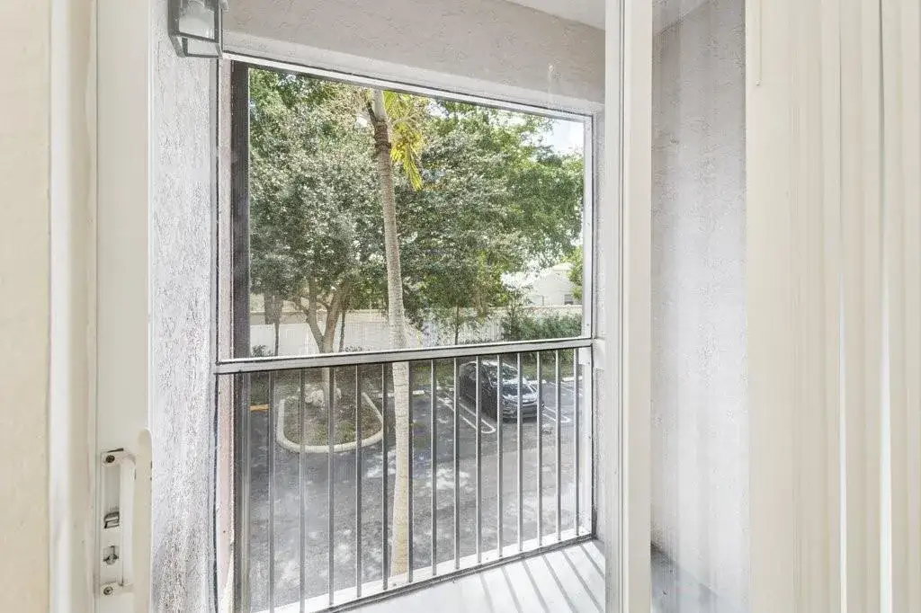 6384 W Sample Road W # 6384, Coral Springs FL 33067