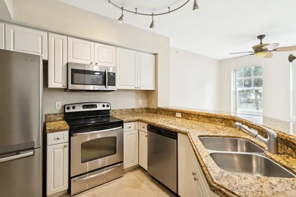 6384 W Sample Road W # 6384, Coral Springs FL 33067