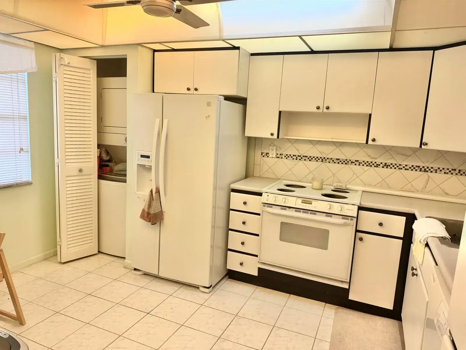 1101 Colony Point Circle # 220, Pembroke Pines FL 33026 photo 4