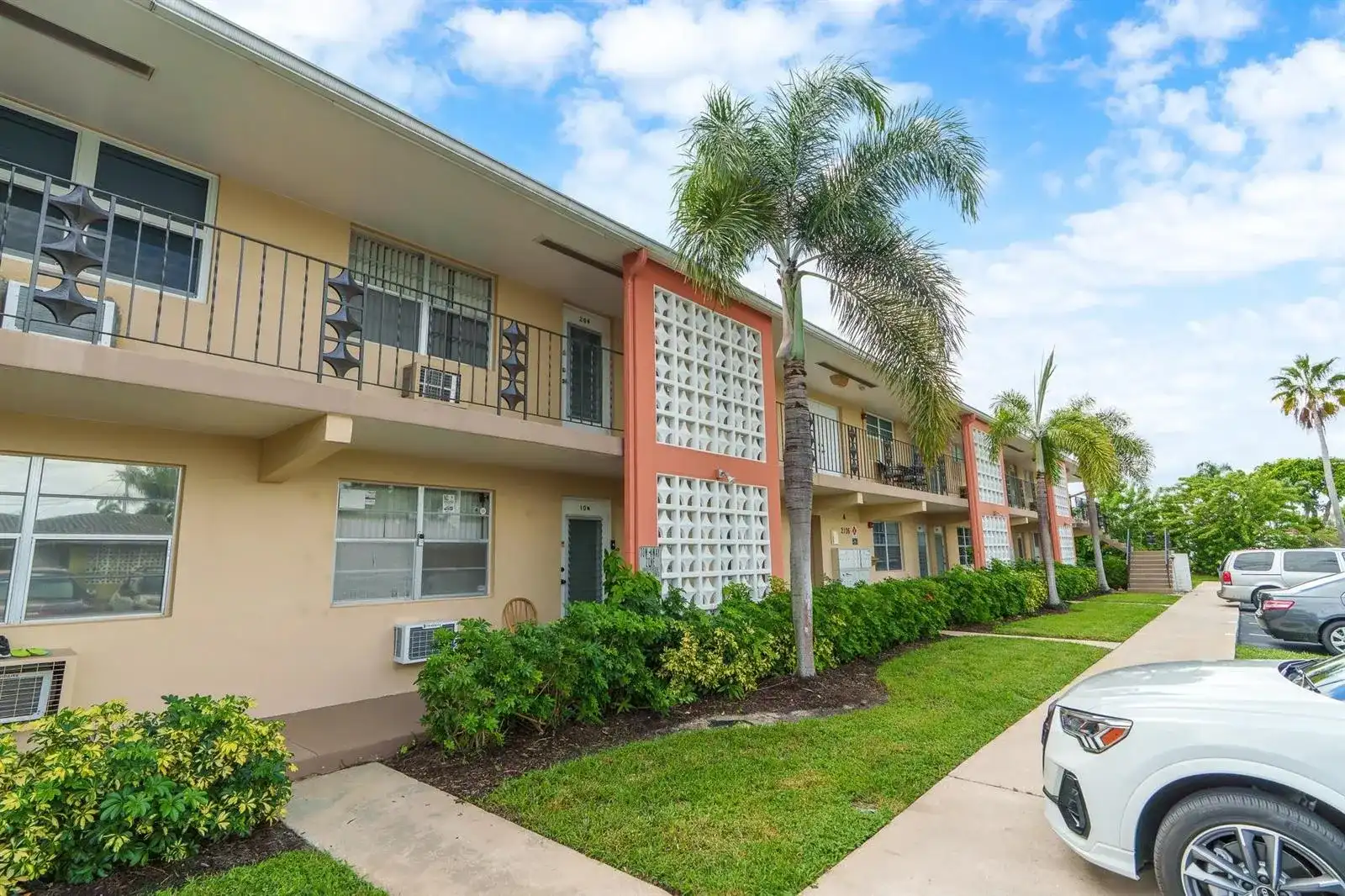 2106 NE 56th Court # 204, Fort Lauderdale FL 33308