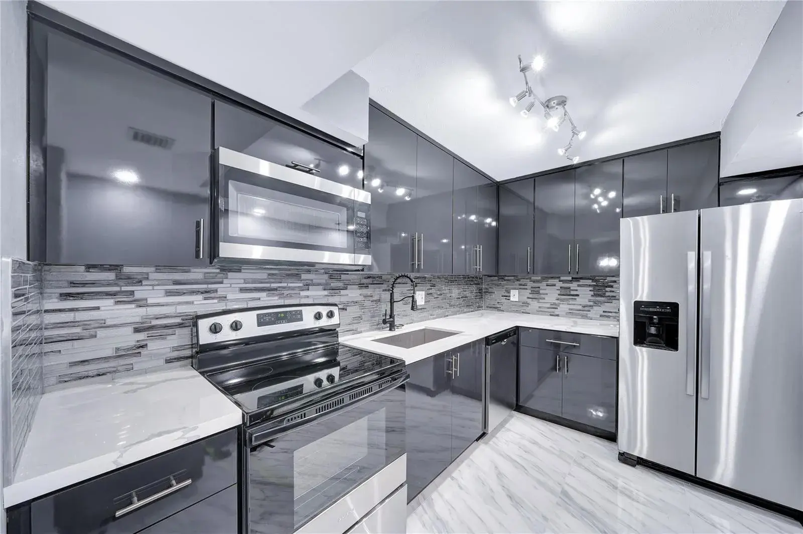 1100 Saint Charles Place # 708, Pembroke Pines FL 33026