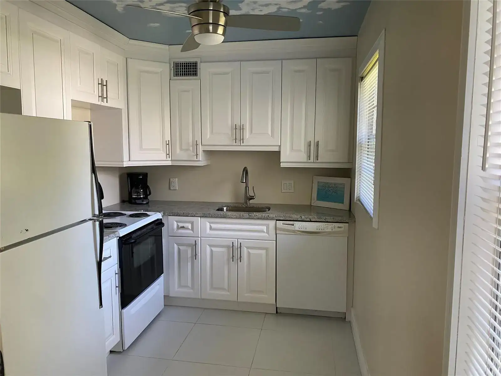 209 Ventnor M # 209, Deerfield Beach FL 33442 photo 5
