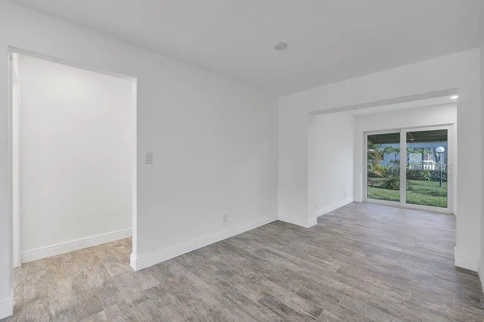 370 S Golf Boulevard, Pompano Beach FL 33064 photo 4