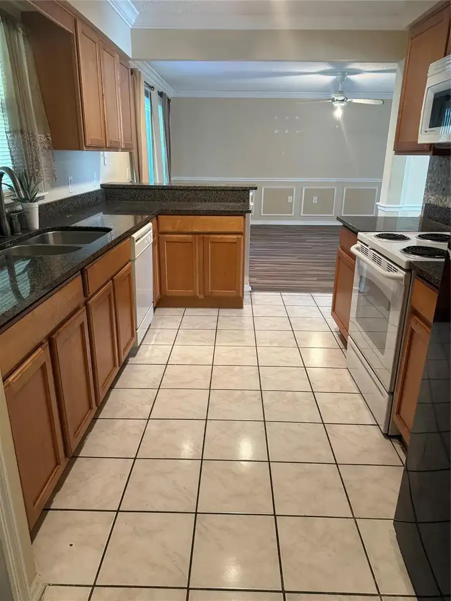 7821 Shellbark Drive, Orlando FL 32818 photo 2