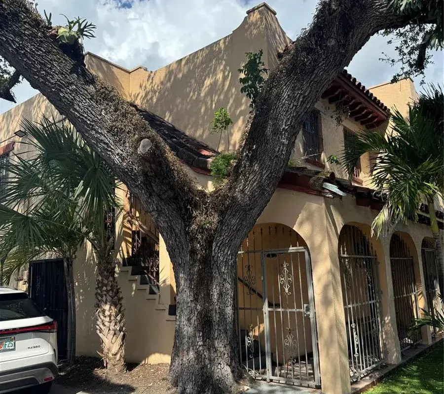 1527 NE 4th Avenue, Fort Lauderdale FL 33304