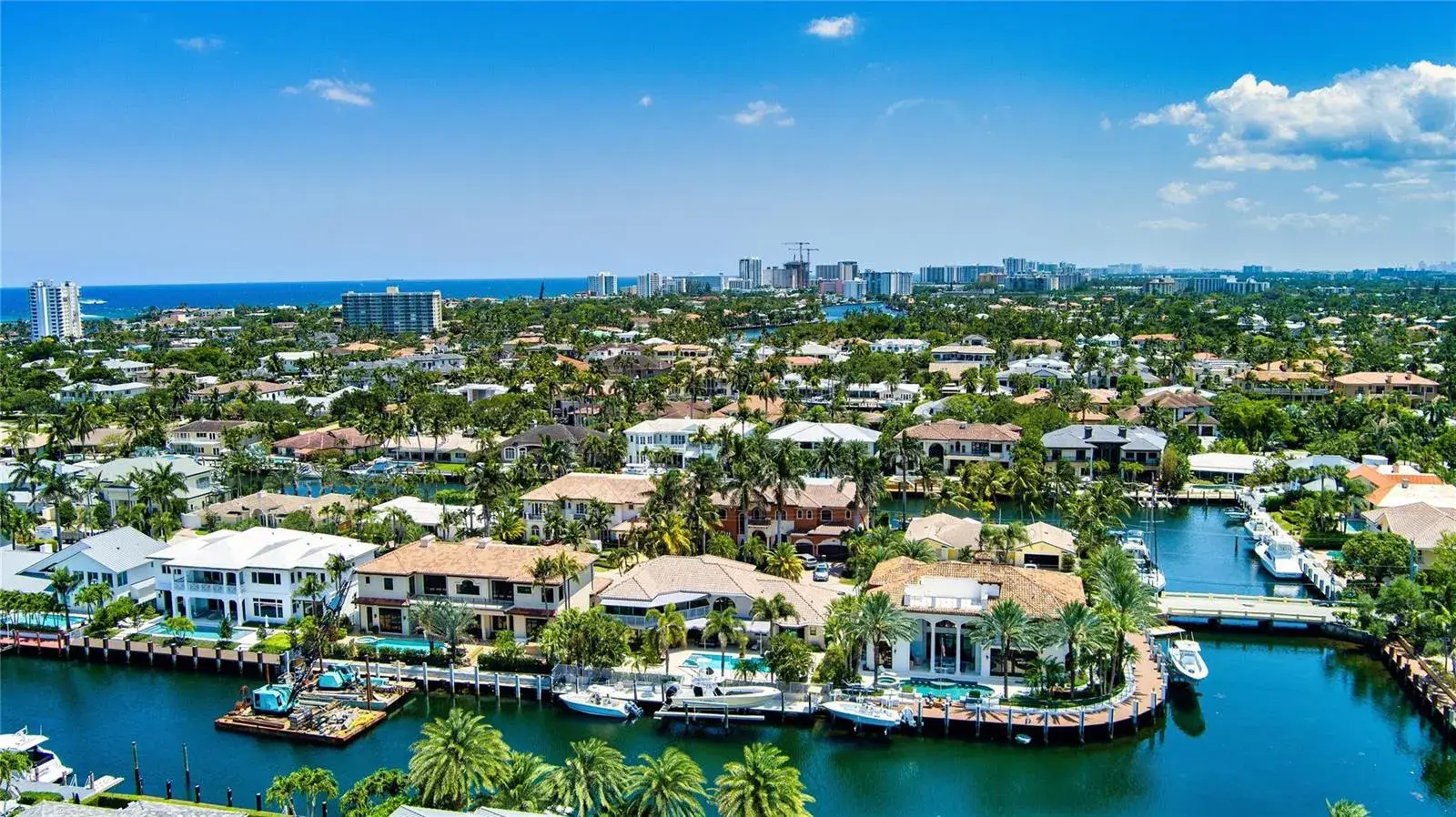 2325 NE 28th Street, Lighthouse Point FL 33064