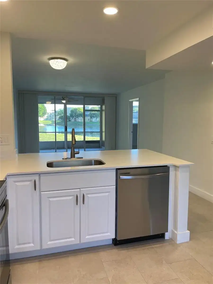 5890 NW 64th Avenue # 103, Fort Lauderdale FL 33319