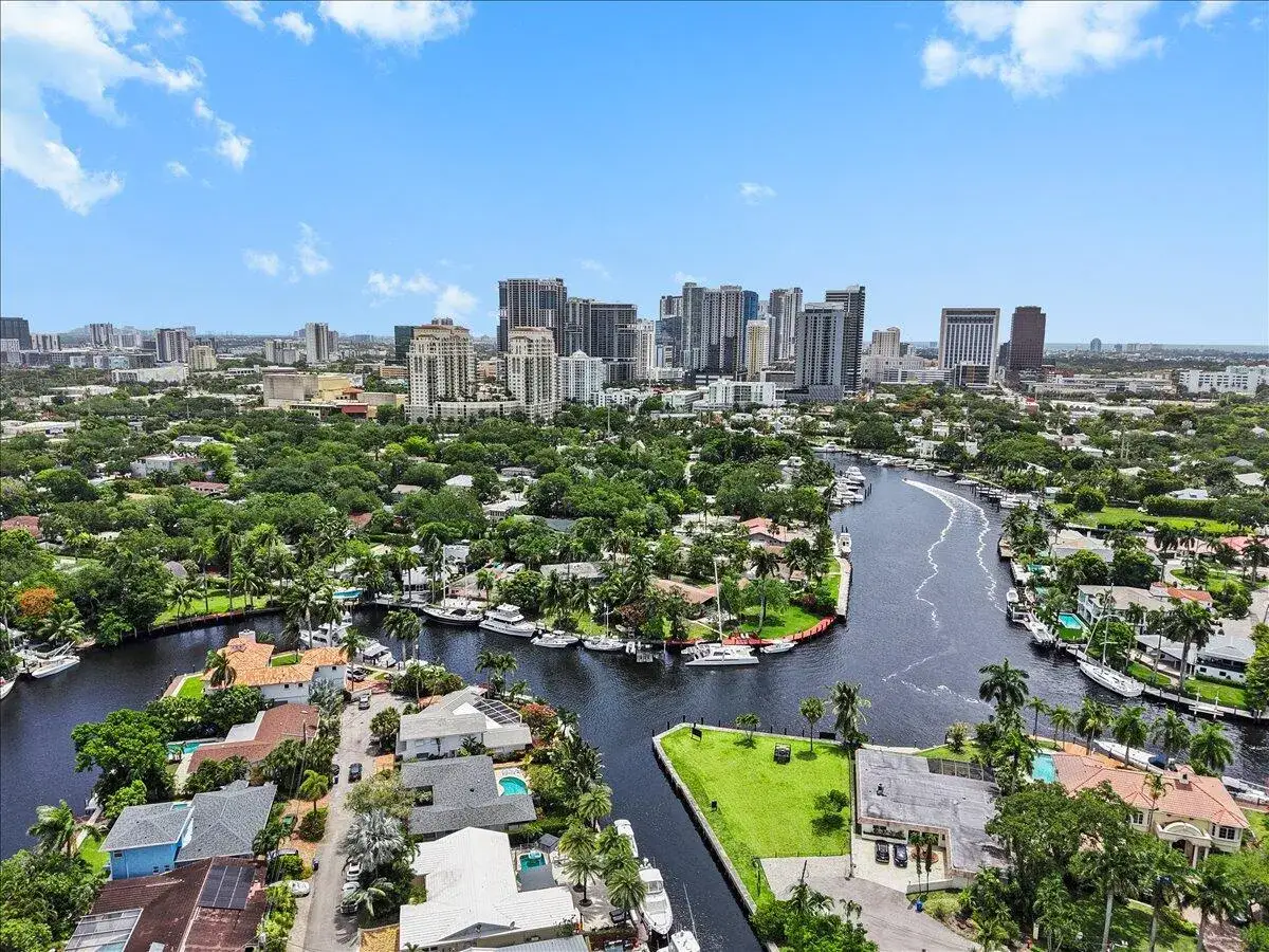522 SW 9th Terrace, Fort Lauderdale FL 33312