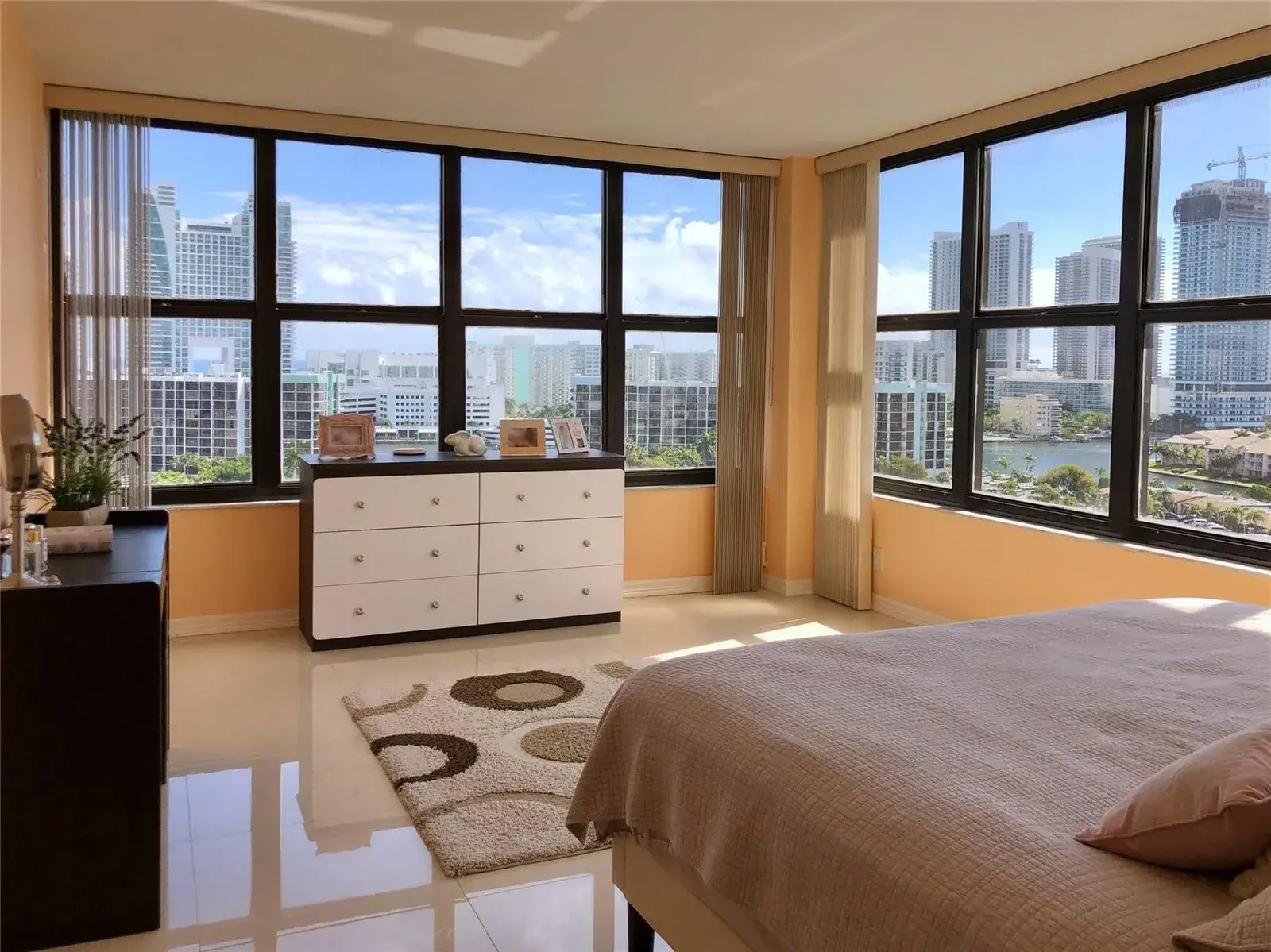 2500 Parkview Drive # 1501, Hallandale Beach FL 33009