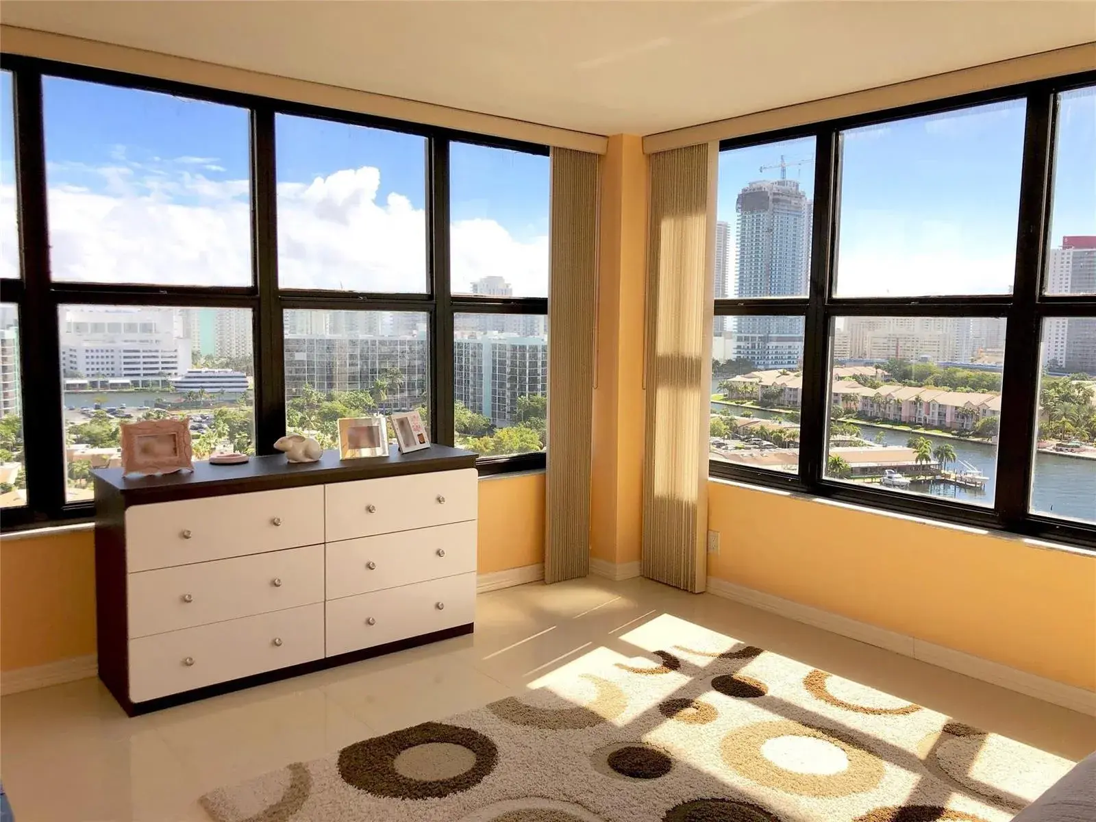 2500 Parkview Drive # 1501, Hallandale Beach FL 33009