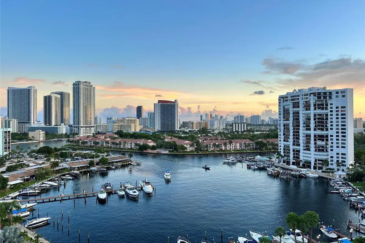 2500 Parkview Drive # 1501, Hallandale Beach FL 33009