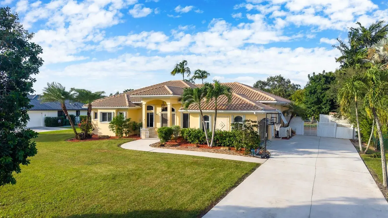 5973 SW 54th Court, Davie FL 33314