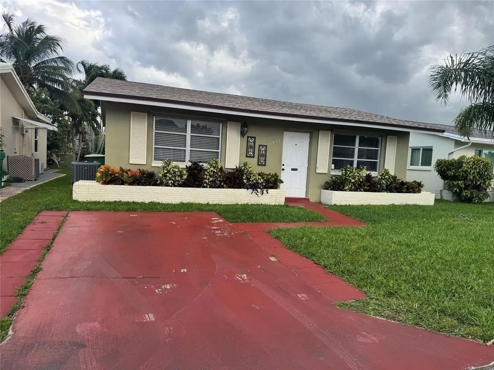 4938 NW 54TH Court, Tamarac FL 33319 photo 2