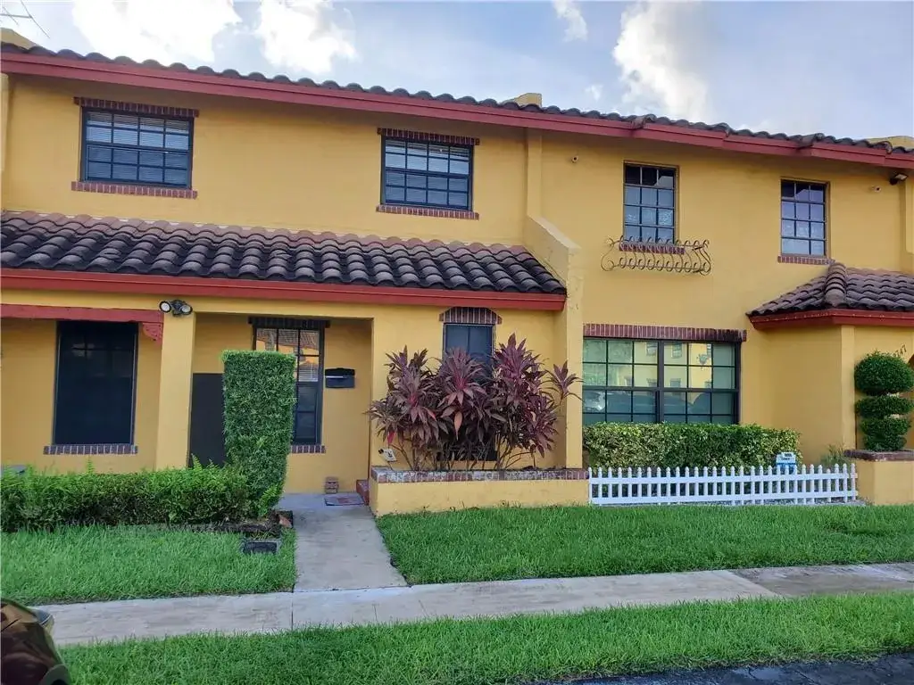 2743 NW 47th Terrace # 604, Lauderdale Lakes FL 33313