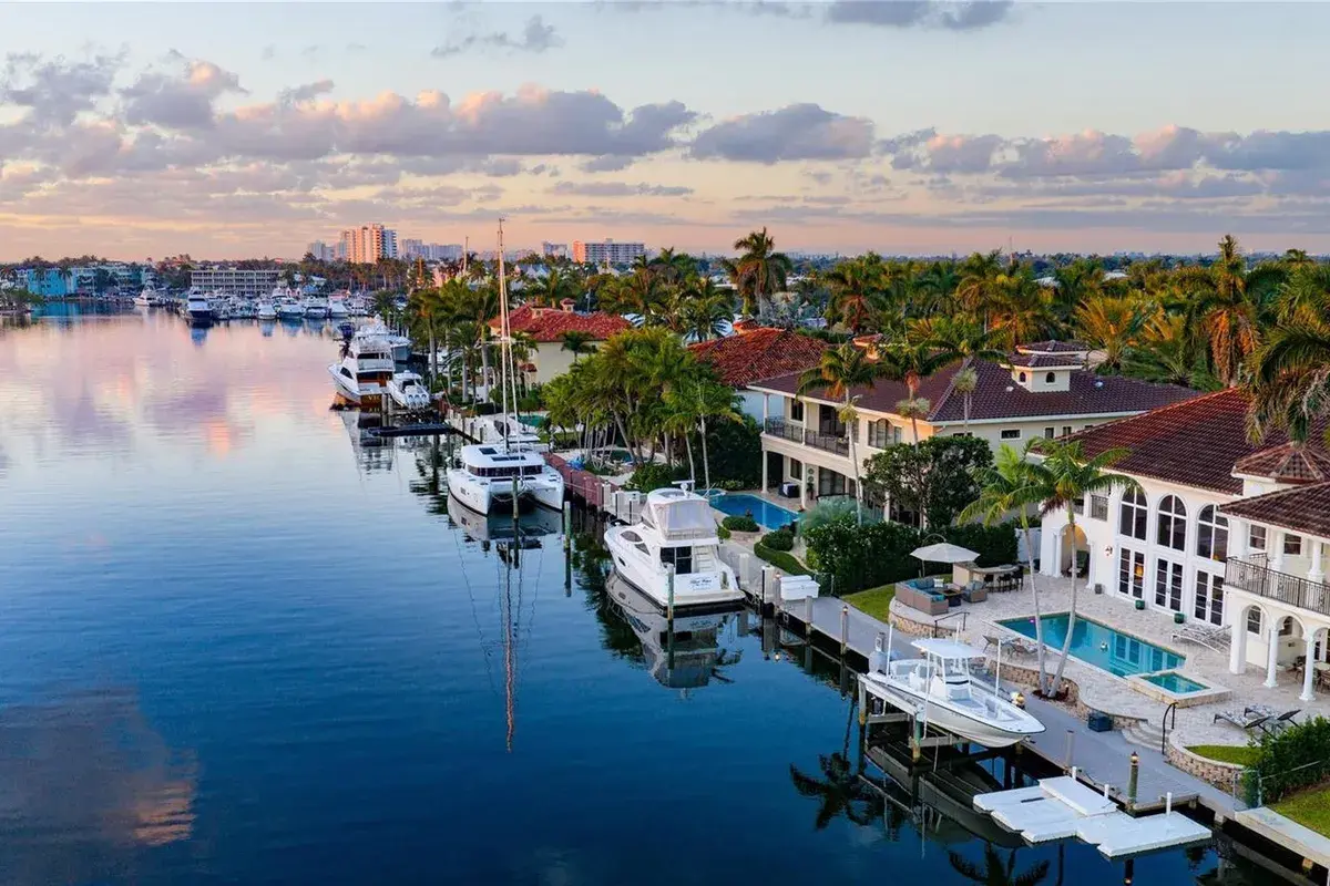 2833 NE 32nd Street, Lighthouse Point FL 33064